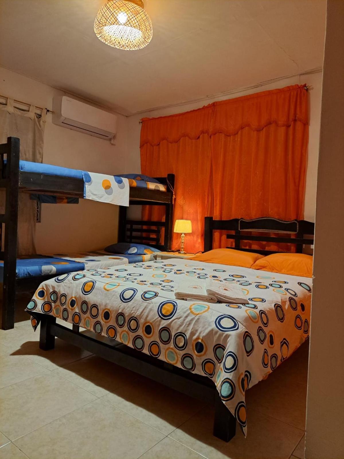 Casa Hostel Shalom Adonai Cartagena Exterior foto