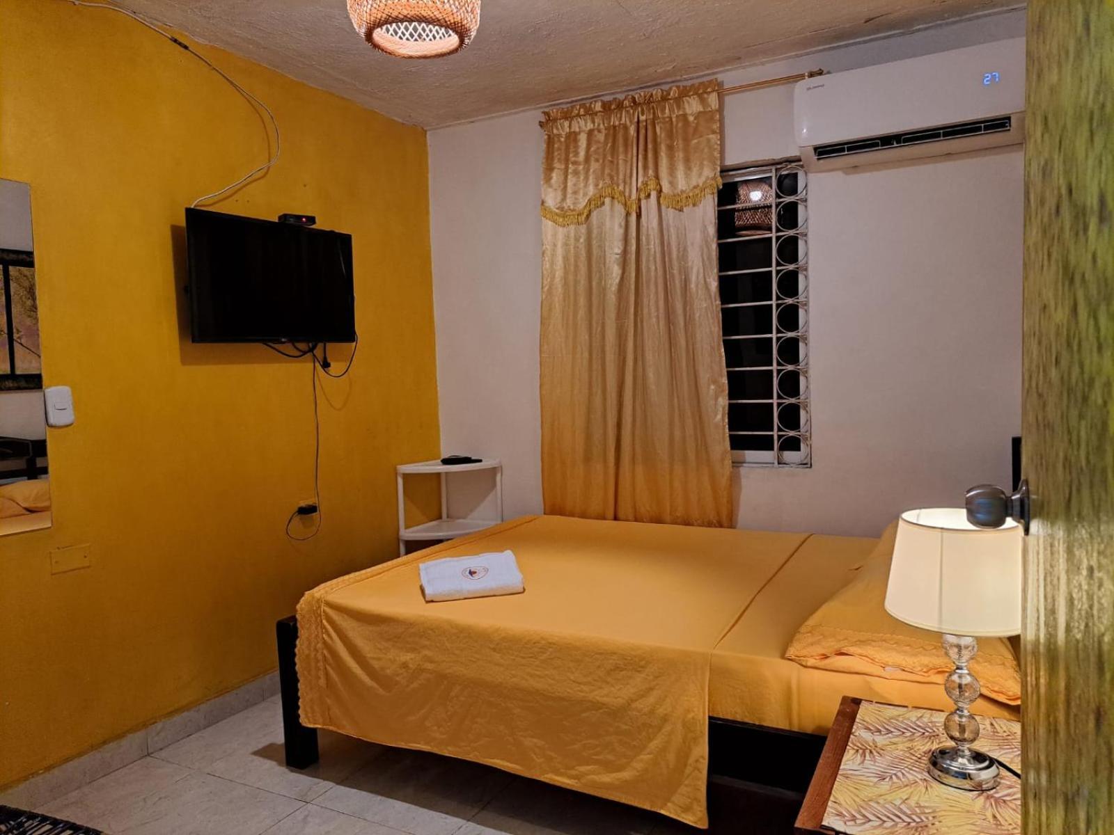 Casa Hostel Shalom Adonai Cartagena Exterior foto